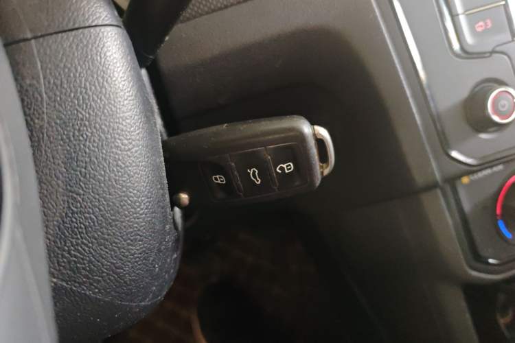 Used Volkswagen Jetta 2019 Dream Edition 1.4L Manual Fashion Version