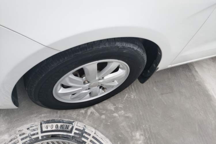 Used Kia K2 2015 Sedan 1.4L MT GLS
