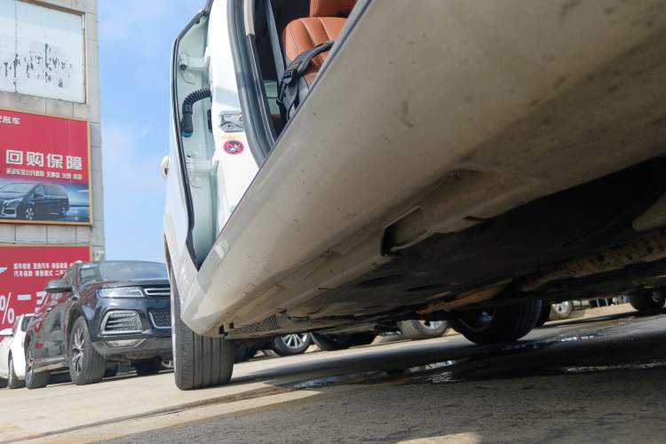 Used Volvo S60 2015 S60L 2.0T Zhiyuan Edition
