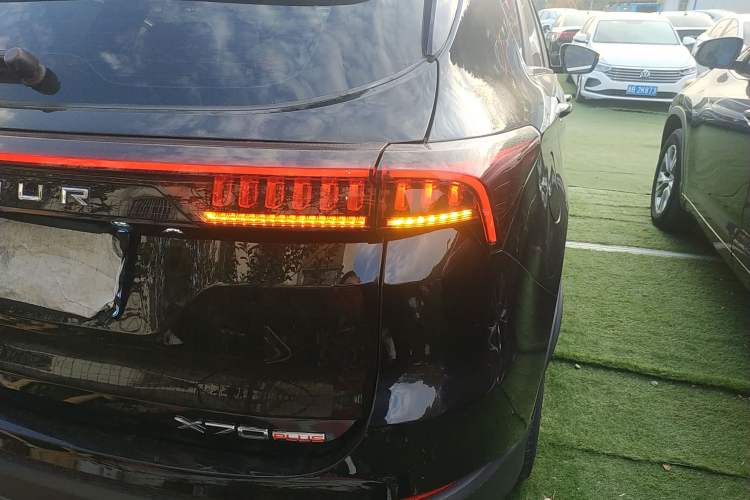 Used JETOUR X70 PLUS 2023 1.5T DCT Brave PLUS 5-Seater
