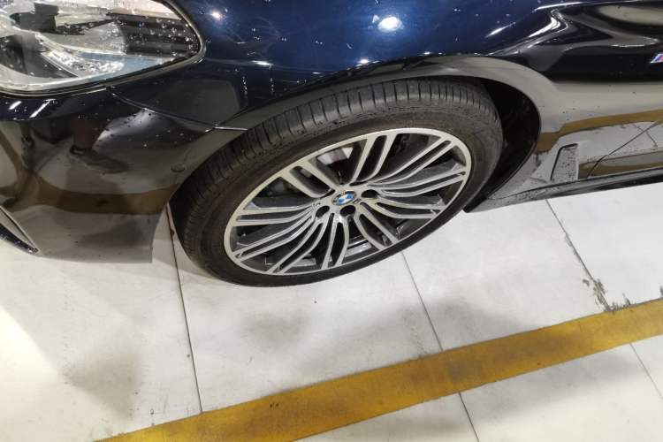 Used BMW 5 Series 2018 Restyled 530Li Leading Edition M Sport Package
