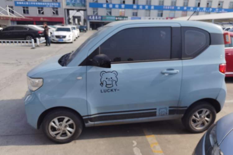 Used Wuling Hongguang MINIEV 2020 Lite Version Lithium Iron Phosphate
