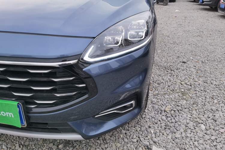 Used Ford Escape 2020 EcoBoost 245 Two-Wheel-Drive Titanium Edition