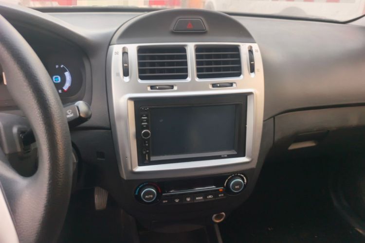 Used  300E 2017 Standard Model