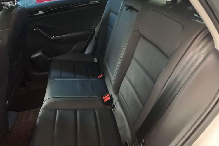 Used Volkswagen T-ROC 2021 280TSI DSG Two-Wheel Drive Comfort Connect Edition
