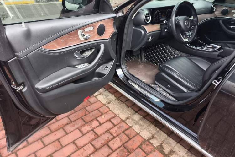 Used Mercedes-Benz E-Class 2016 E 300 L Stylish Model