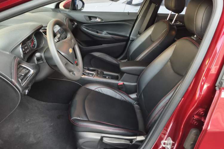 Used Chevrolet Cruze 2017 1.5L Automatic Pioneer Sunroof Edition
