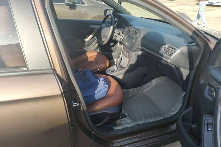 Used Peugeot 301 2014 1.6L Automatic Luxury Edition
