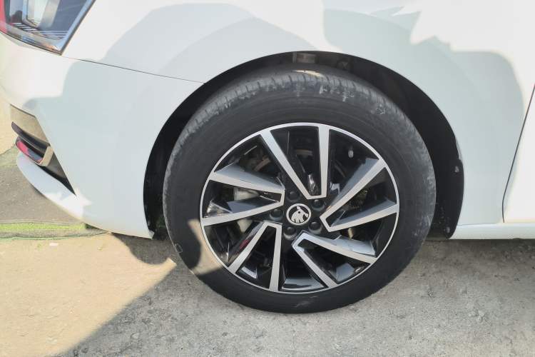 Used Skoda Rapid 2020 1.5L Automatic Comfort Edition
