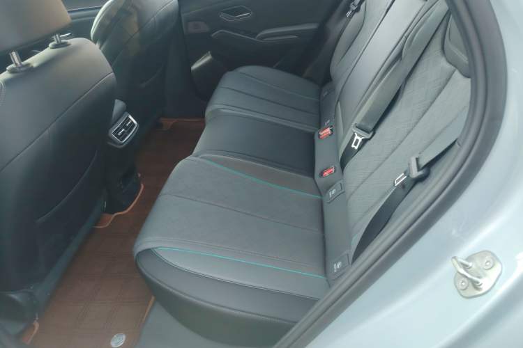 Used BYD Qin L 2025 DM-i Smart Drive 120KM Excellence Model