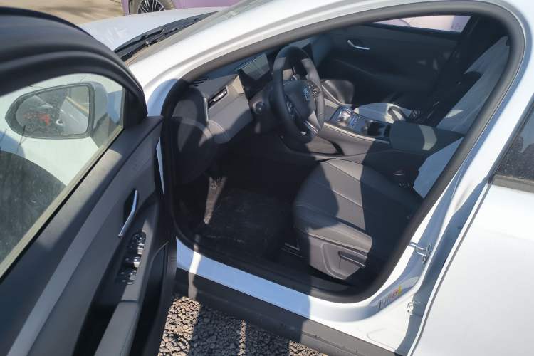 Used BYD Qin PLUS 2025 DM-i Smart Drive 55KM Leading Model