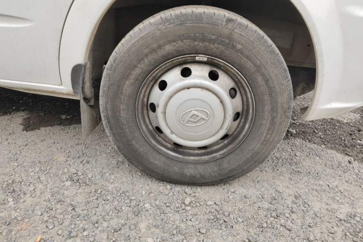 Used SAIC MAXUS Xintu V80 2023 2.0T Manual Classic Aoyuntong Power Version Long Wheelbase Mid-Roof Design 6/7/8/9-Seater