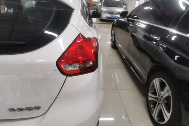 Used Ford Focus 2015 Hatchback 1.6L Automatic Fashion Edition