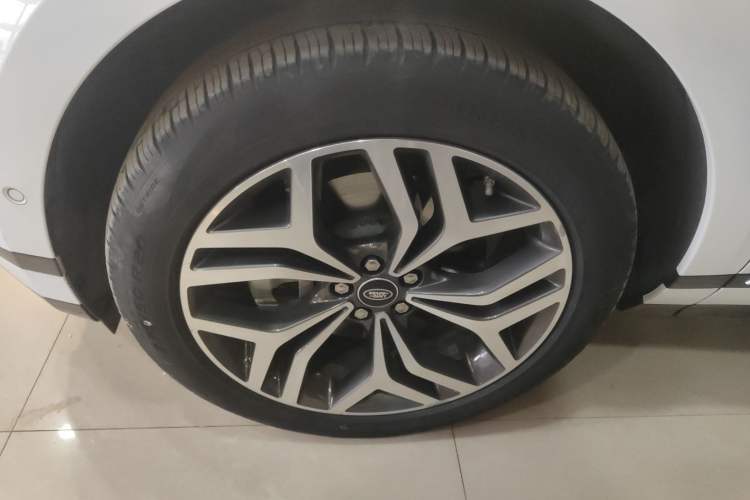 Used Land Rover Range Rover Evoque 2021 Range Rover Velar 249 PS R-Dynamic S Performance Edition
