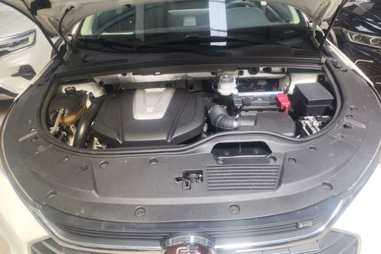 Used BYD Tang 2018 2.0T Automatic SmartConnect Luxury Edition 5 Seats China V Standard
