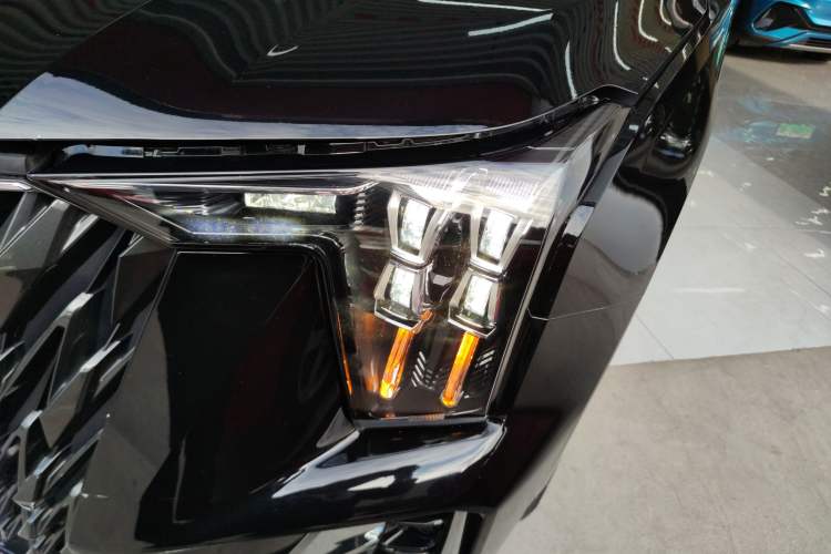 Used GAC Trumpchi GS8 2022 Double-Energy Series 2.0TM Four-Wheel Drive Premium Edition (7 Seats)
