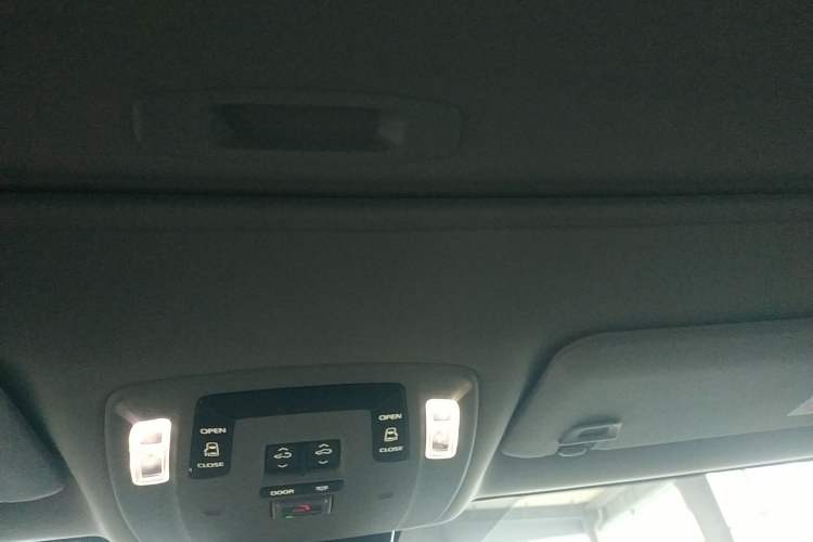 Used Toyota Granvia 2024 2.5L Hybrid Comfort Edition
