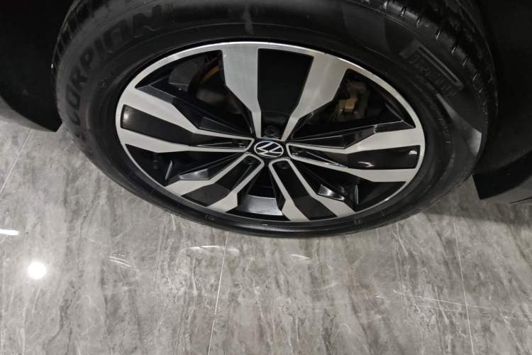 Used Volkswagen Tiguan L 2022 330TSI Automatic Two-Wheel Drive R-Line Enhanced Edition