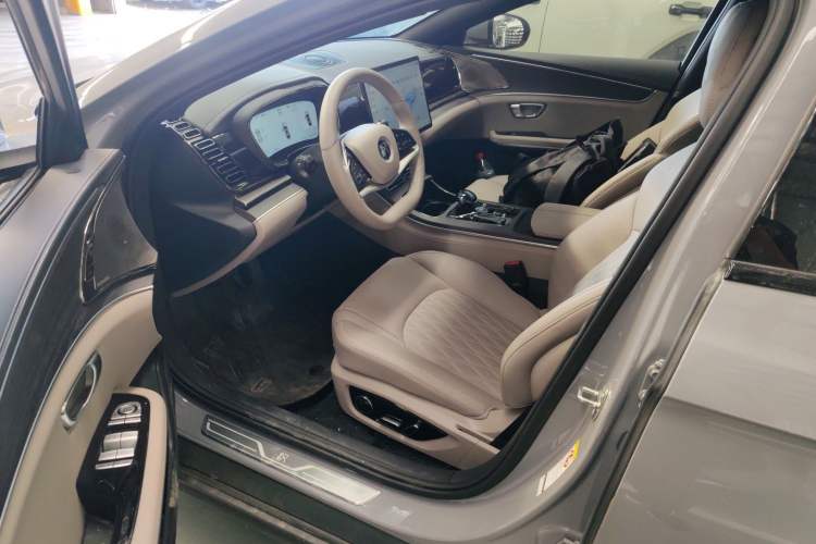 Used BYD Han 2025 EV Intelligent Driving Edition 701KM LiDAR Flagship Model
