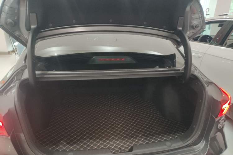 Used Changan Eado 2021 PLUS Blue Whale NE 1.4T GDI DCT Prestige Model
