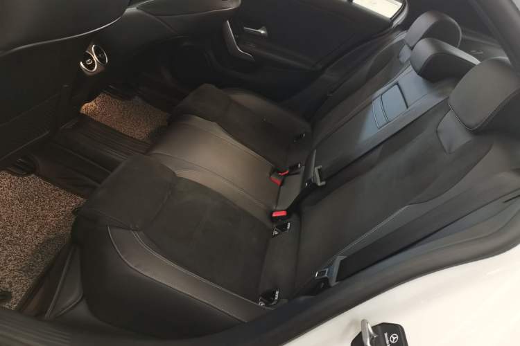 Used Mercedes-Benz A-Class 2022 Revised Version A 200 L Sport Sedan Fashionable Style