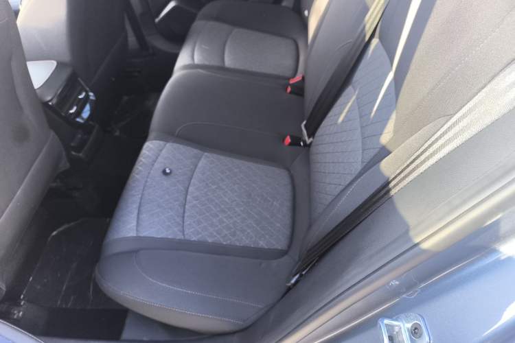 Used Roewe i5 2023 1.5L Manual Comfort Edition
