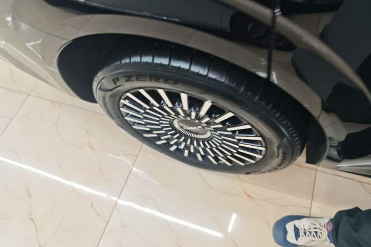 Used Zeekr 009 2024 Six-Seat Executive Version 4WD 108 kWh
