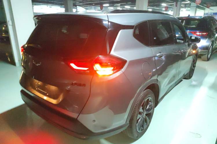 Used Chevrolet Orlando 2020 Light Hybrid Redline 530T Automatic Enjoyment Edition (5+2 Models)
