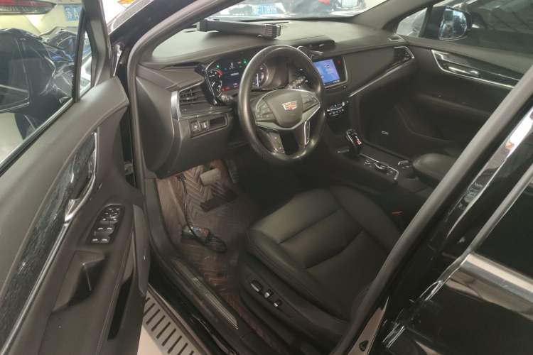 Used Cadillac XT5 2022 2.0T Two-Wheel Drive Luxury Version
