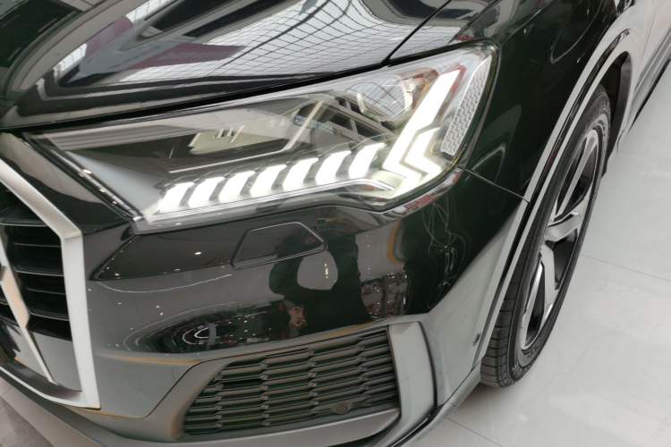 Used Audi Q7 2021 45 TFSI quattro S line Sport model