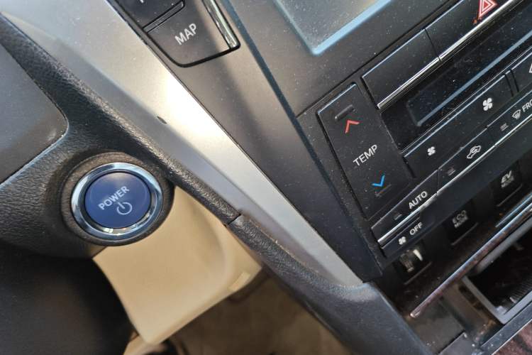 Used Toyota Camry 2015 Dual-Engine 2.5 HG Luxury Navigation Edition