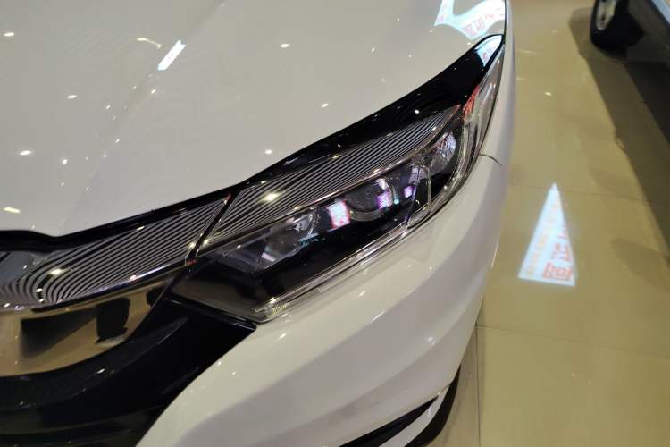 Used Honda Vezel 2020 220 TURBO CVT Elite Edition
