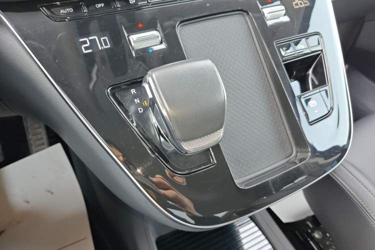 Used Hongqi HQ9 PHEV 2024 2.0T Four-Wheel Drive Business Edition
