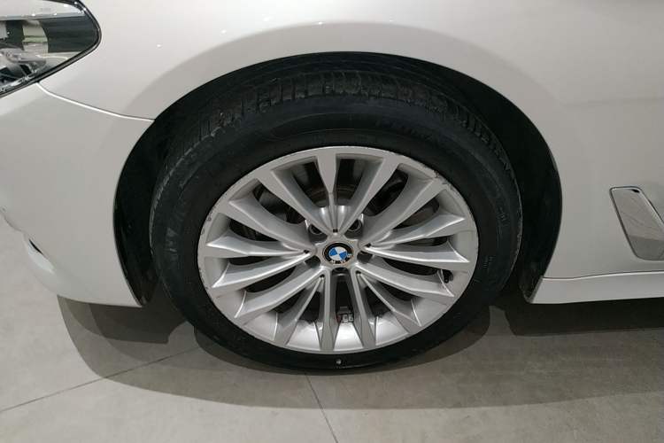 Used BMW 5 Series 2018 525Li Luxury Package
