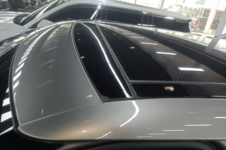 Used Land Rover Range Rover Evoque 2021 Range Rover Velar 249 PS R-Dynamic S Performance Edition