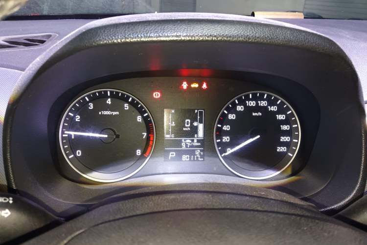 Used Hyundai ix25 2015 1.6L Automatic Two-Wheel-Drive Deluxe DLX Model