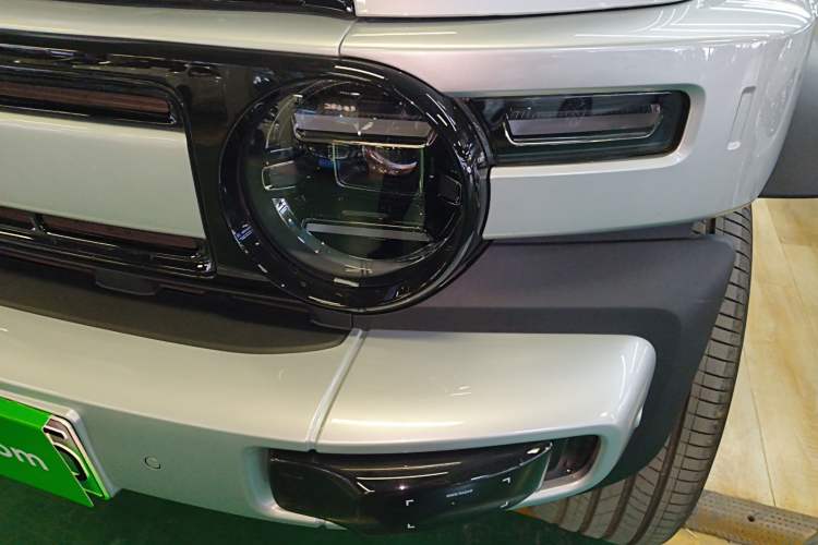 Used  V23 2025 401 Two-Wheel Drive Intelligent Driving Version