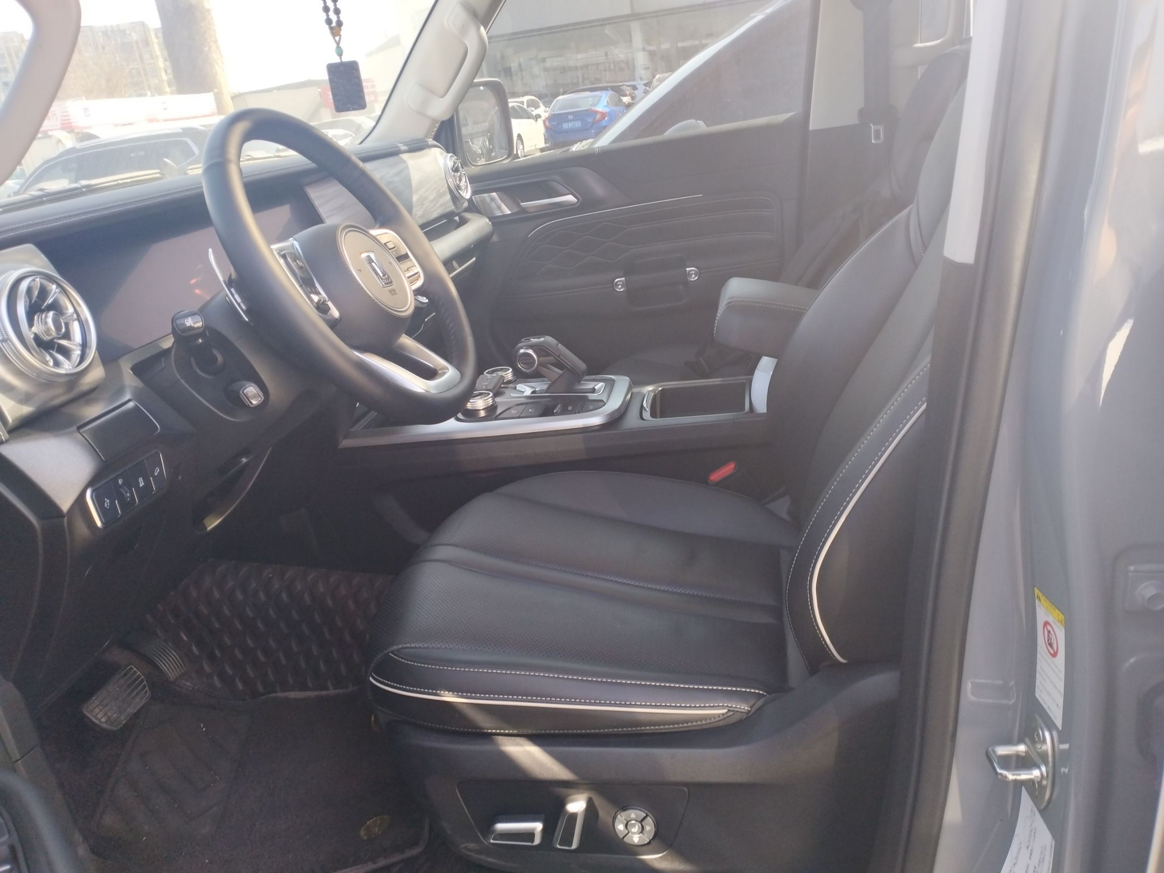 Переднее сиденье в автомобиле