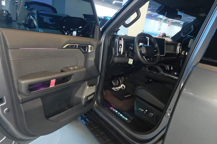 Used JETOUR Traveler 2023 2.0T All-Wheel Drive CrossPRO+
