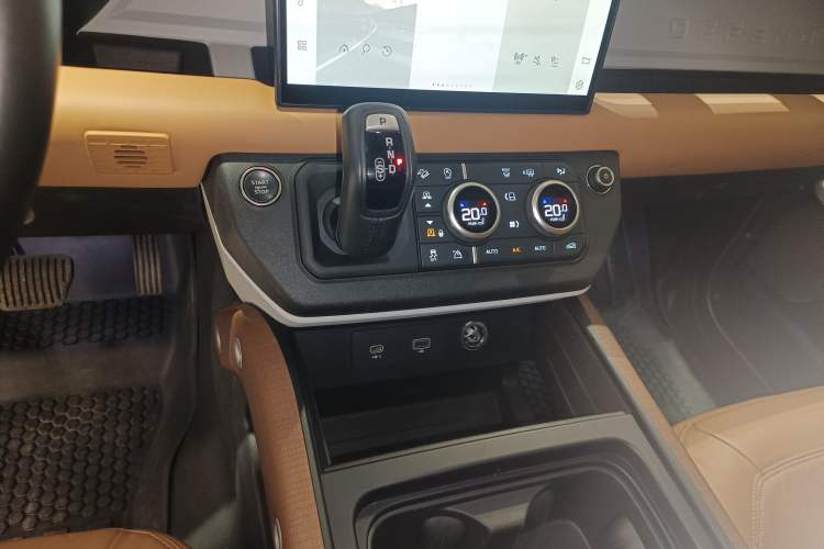 Used Land Rover Defender 2023 Revised Version 90 3.0T P400 Dark Edition