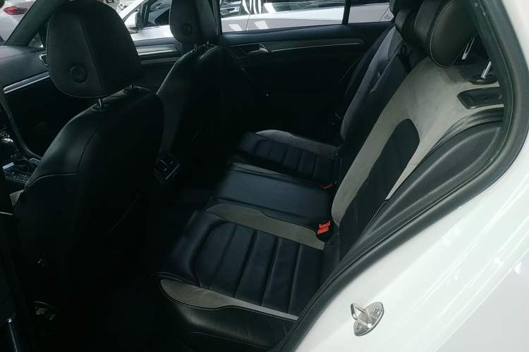 Used Volkswagen Golf 2017 280TSI Automatic R-Line Million-Vehicle Commemorative Edition
