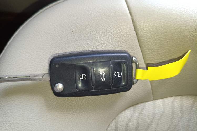 Used Skoda Rapid 2015 1.6L Manual Smart Selection Model
