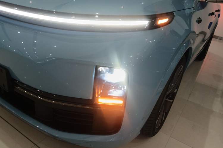 Used Li Auto L8 2025 Max Smart Refresh Edition
