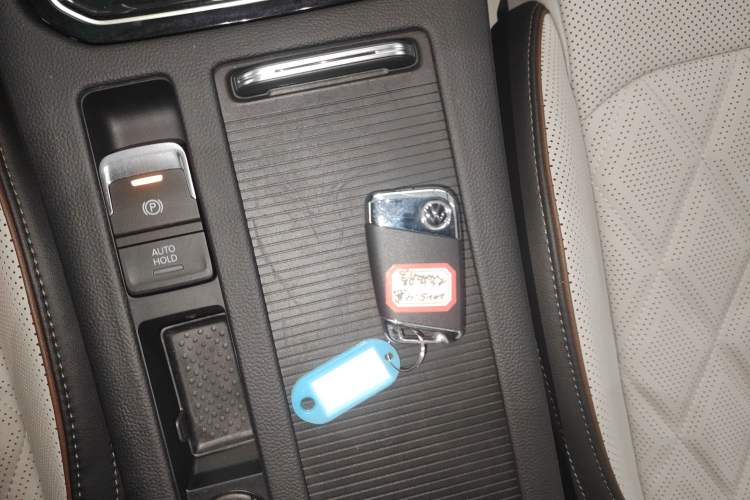 Used Volkswagen Magotan 2025 Zhongxiang Version 330TSI DSG Luxury Edition