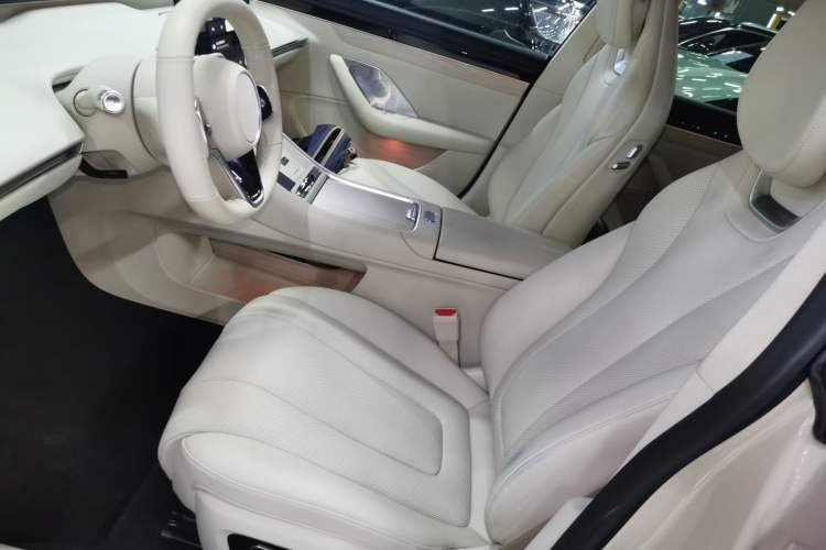 Used Hima Luxeed S7 2025 855 km Max