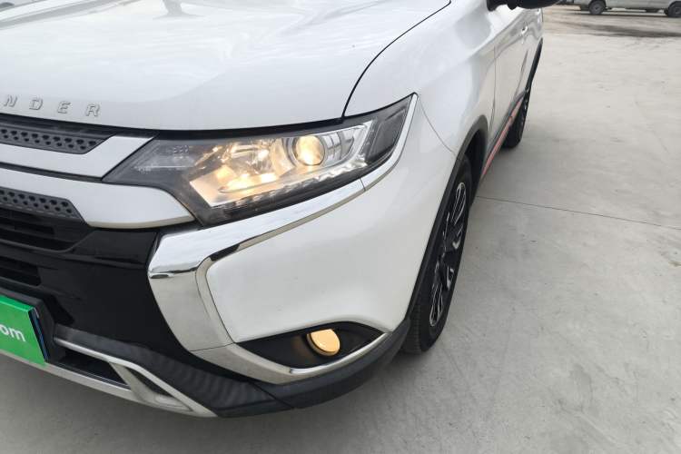 Used Mitsubishi Outlander 2020 2.0L Two-Wheel Drive Enjoyment Version 5 Seats
