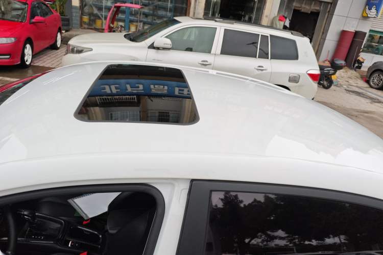 Used Roewe i5 2019 1.5L Automatic 4G Connected Langhao Edition
