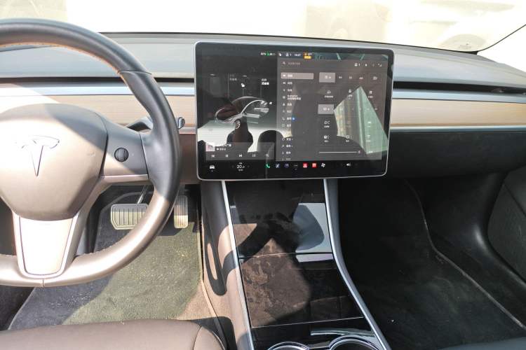 Used Tesla Model 3 2019 Long-Range All-Wheel-Drive Version