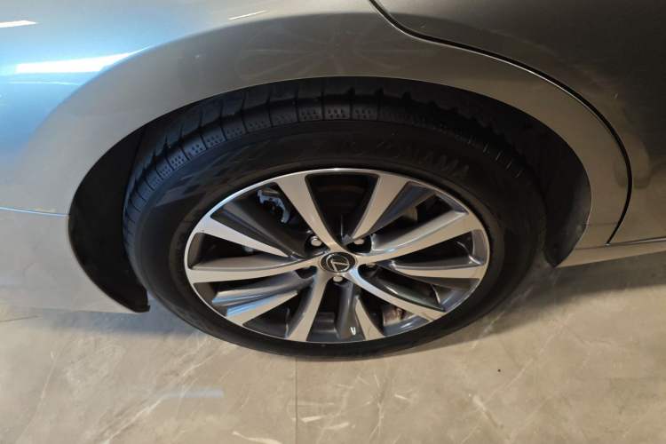 Used Lexus ES 2020 200 Excellence Edition
