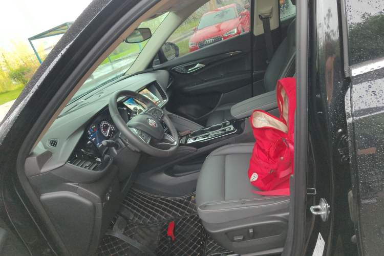 Used Buick Envision 2022 Encore S 552T Two-Wheel-Drive Luxury Model
